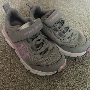 Under Armour tennis shoes